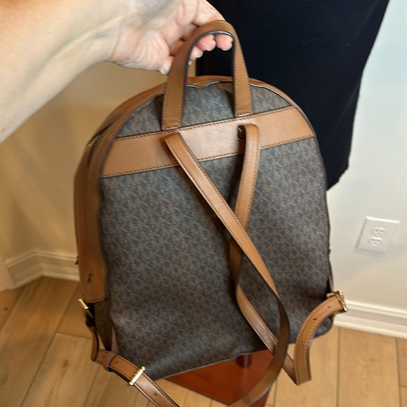 MICHAEL KORS JAYCEE LARGE ZIP POCKET BACKPACK PRINTED LOGO LEATHER - Picture 13 of 15